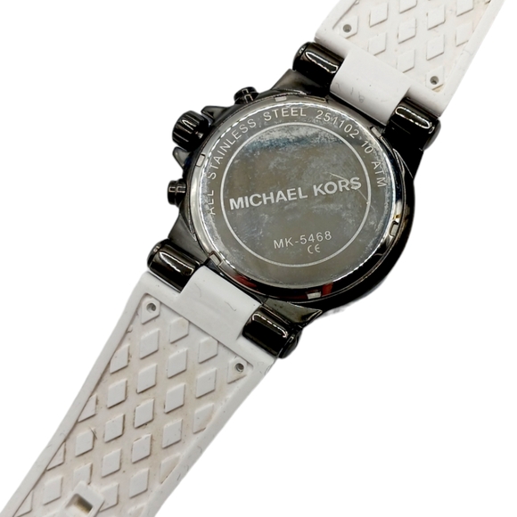 MICHAEL KORS MK-5468 Baguette Crystals Chronograph Unisex Watch - Picture 7 of 9